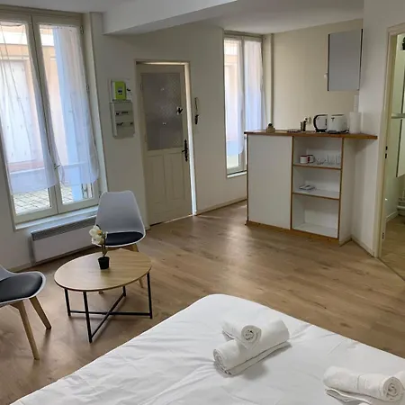 Cosy, 2 Min A Pied Du Metro 7, Acces Direct Paris *